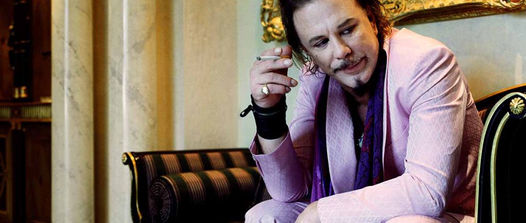 Bryan Adams, Mickey Rourke, In a Pink suit, London 2005