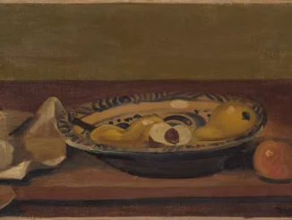 Stillleben mit dekoriertem Keramikteller, Birnen, Knoblauch und Orange, Ölgemälde in Erdtönen